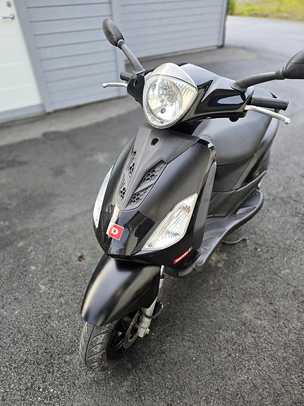 Derbi Boulevard 50 2 of 10