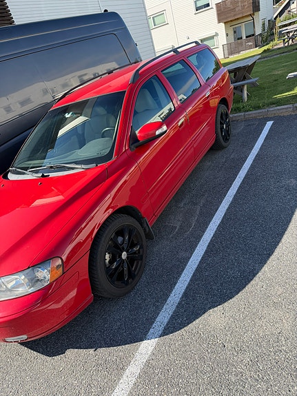 Volvo V70 4 of 5