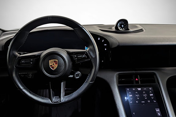 Porsche Taycan 4 14 of 26