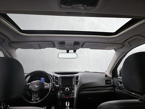 Subaru Legacy 19 of 30