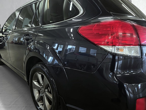 Subaru Legacy 7 of 30