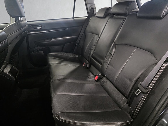Subaru Legacy 27 of 30