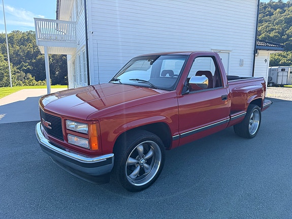 Chevrolet Silverado 1500 2 of 30