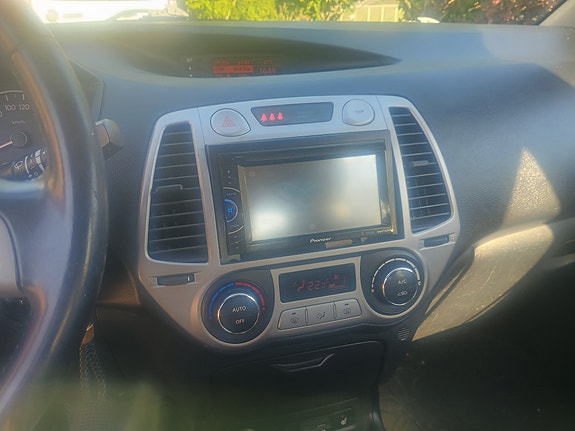 Hyundai i20 7 of 15