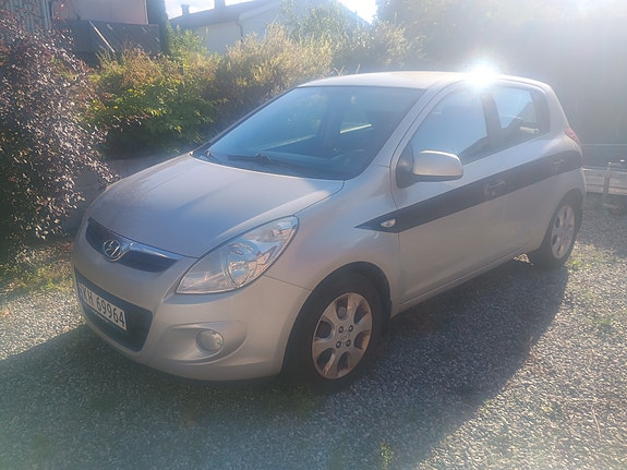 Hyundai i20 3 of 15