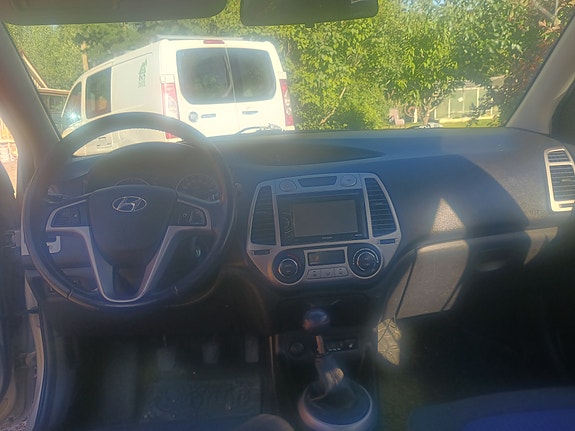 Hyundai i20 4 of 15
