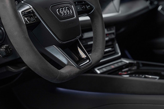 Audi e-tron GT 26 of 30