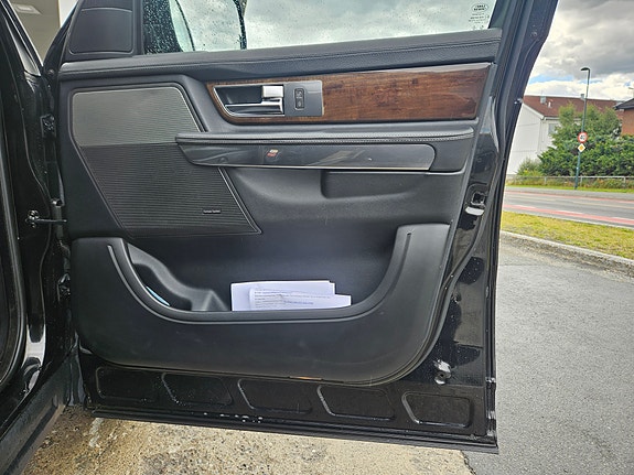 Land Rover Range Rover 14 of 23