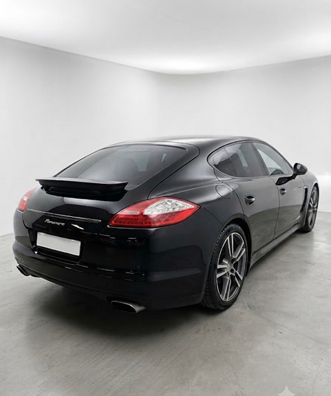 Porsche Panamera 4 3 of 6