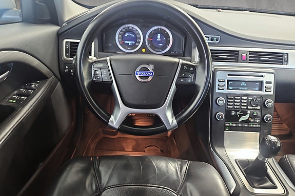 Volvo V70 12 of 29