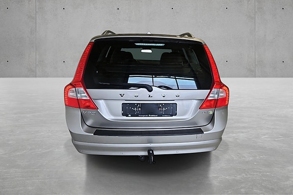Volvo V70 4 of 29