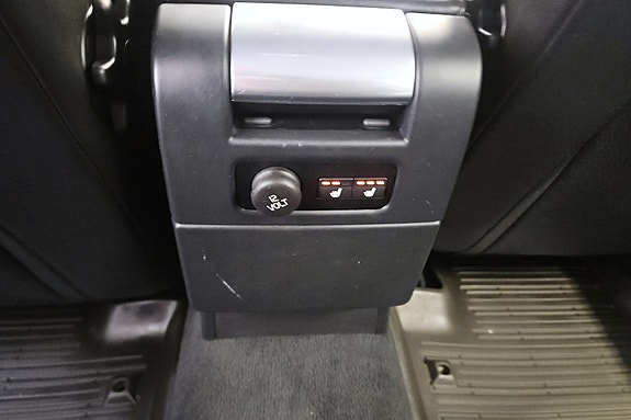 Volvo V70 11 of 29