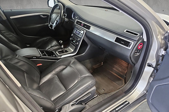 Volvo V70 8 of 29