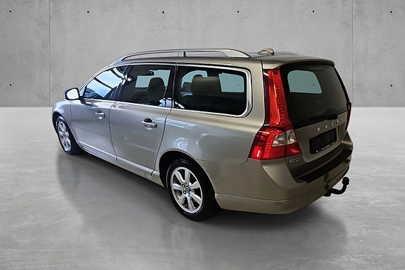 Volvo V70 6 of 29