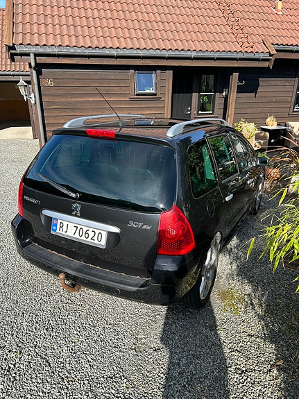 Peugeot 307 SW 11 of 17