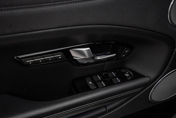 Land Rover Range Rover Evoque 14 of 30