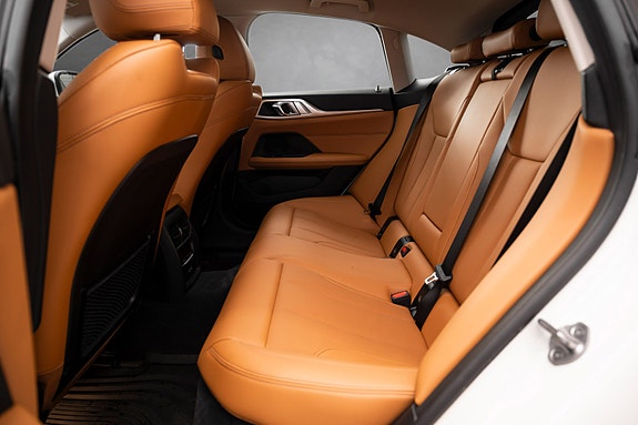 BMW i4 14 of 27