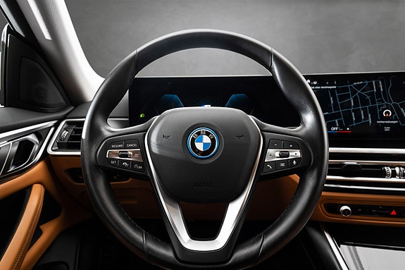 BMW i4 16 of 27