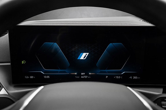 BMW i4 18 of 27