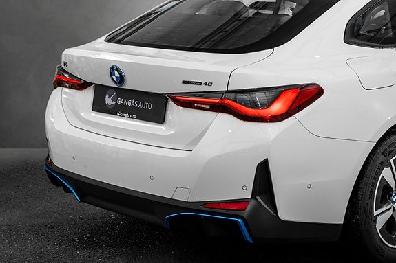 BMW i4 6 of 27