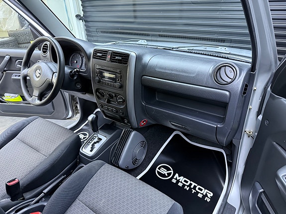Suzuki Jimny 9 of 27