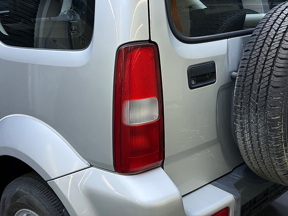 Suzuki Jimny 6 of 27