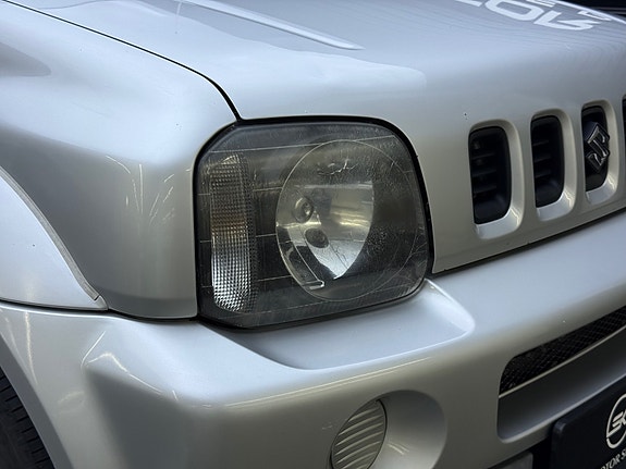 Suzuki Jimny 4 of 27