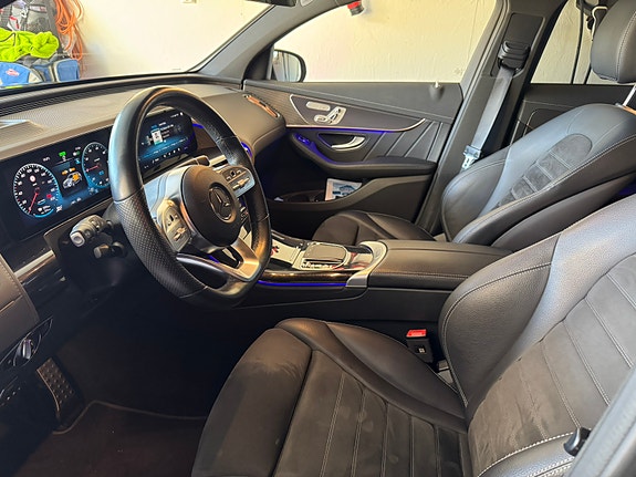 Mercedes-Benz EQC400 8 of 12