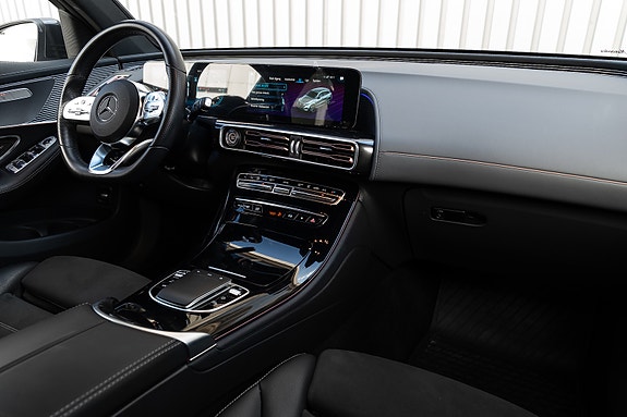 Mercedes-Benz EQC400 12 of 30