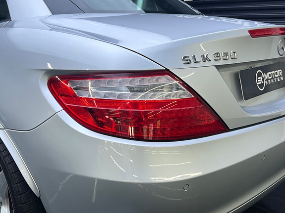 Mercedes-Benz SLK350 9 of 30