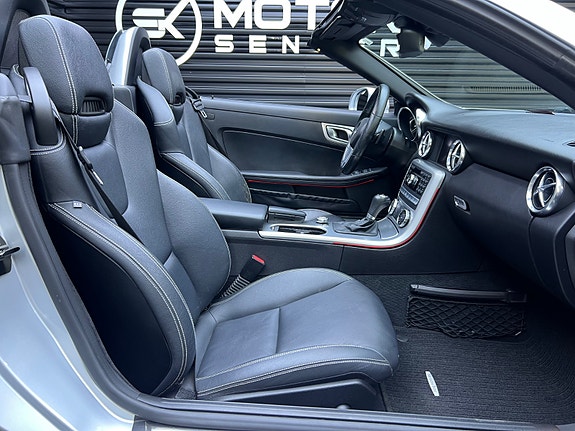 Mercedes-Benz SLK350 29 of 30