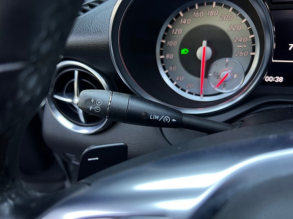 Mercedes-Benz SLK350 17 of 30