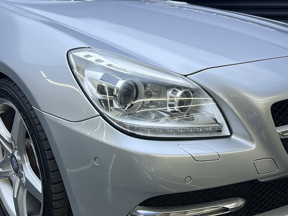 Mercedes-Benz SLK350 6 of 30