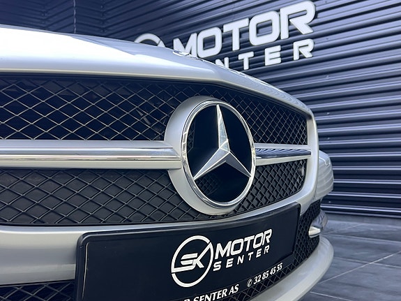 Mercedes-Benz SLK350 7 of 30