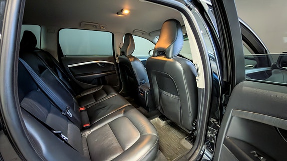 Volvo V70 25 of 30
