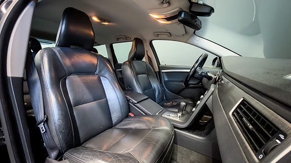 Volvo V70 24 of 30