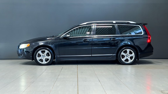 Volvo V70 2 of 30