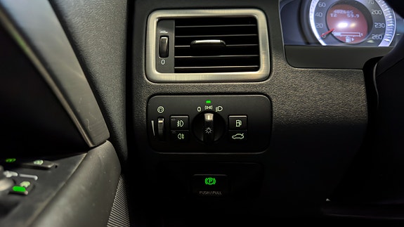 Volvo V70 16 of 30