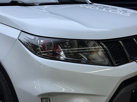 Suzuki Vitara 4 of 30