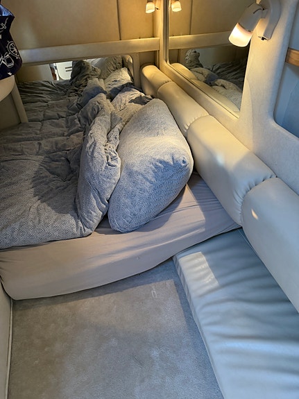 Sea Ray Sundancer 290 19 of 30