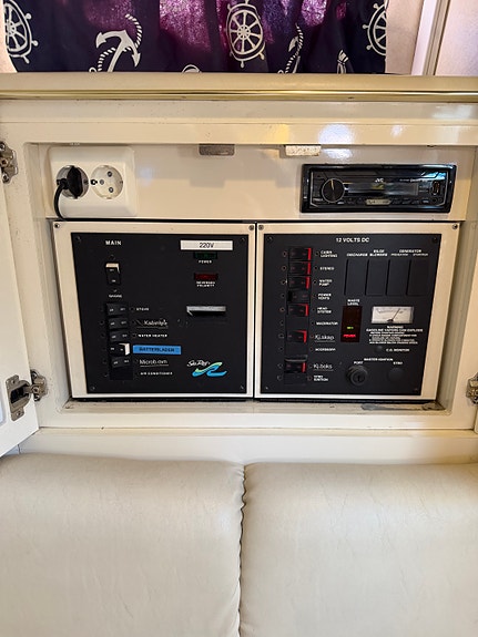 Sea Ray Sundancer 290 11 of 30