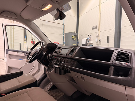 Volkswagen Transporter 6 of 30