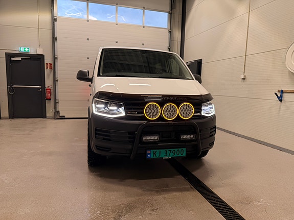 Volkswagen Transporter 4 of 30