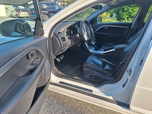 Volvo V70 11 of 24
