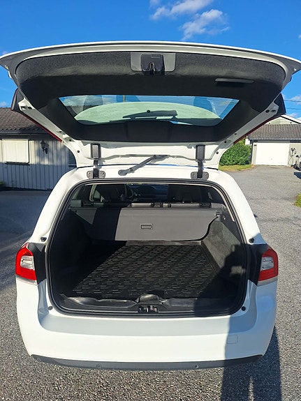 Volvo V70 16 of 24