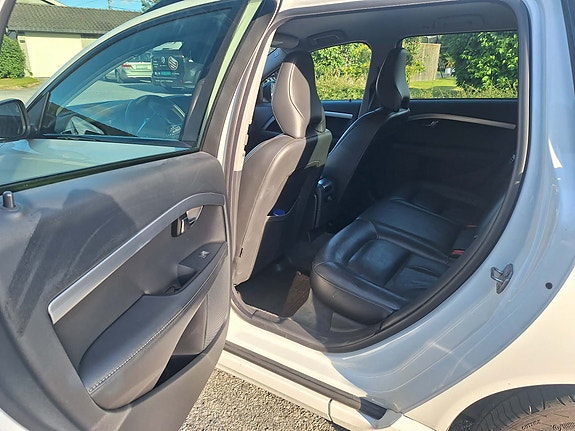 Volvo V70 14 of 24