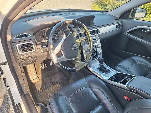 Volvo V70 9 of 24