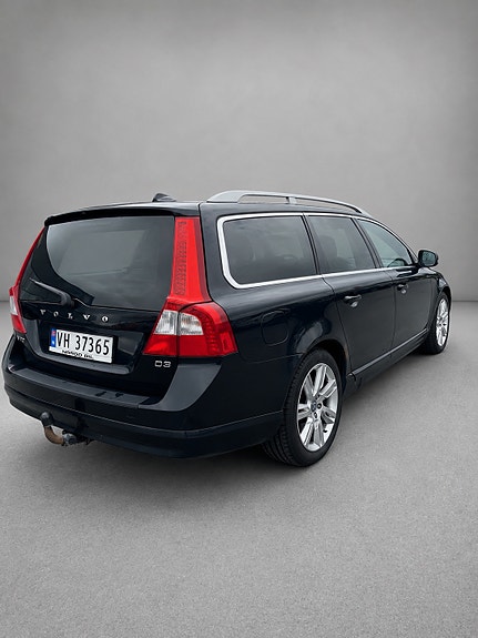 Volvo V70 3 of 8
