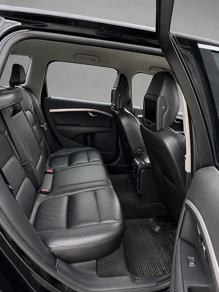 Volvo V70 4 of 8