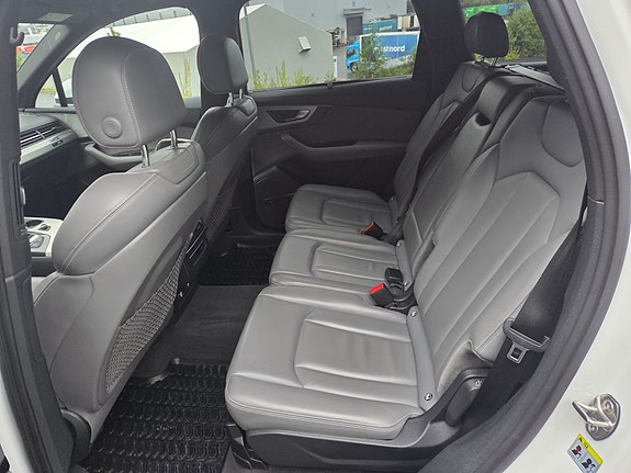 Audi Q7 14 of 21